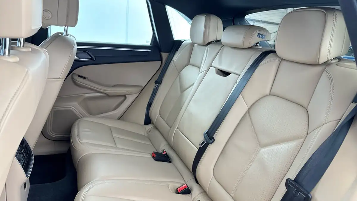 2022-porsche-macan-20-big-13