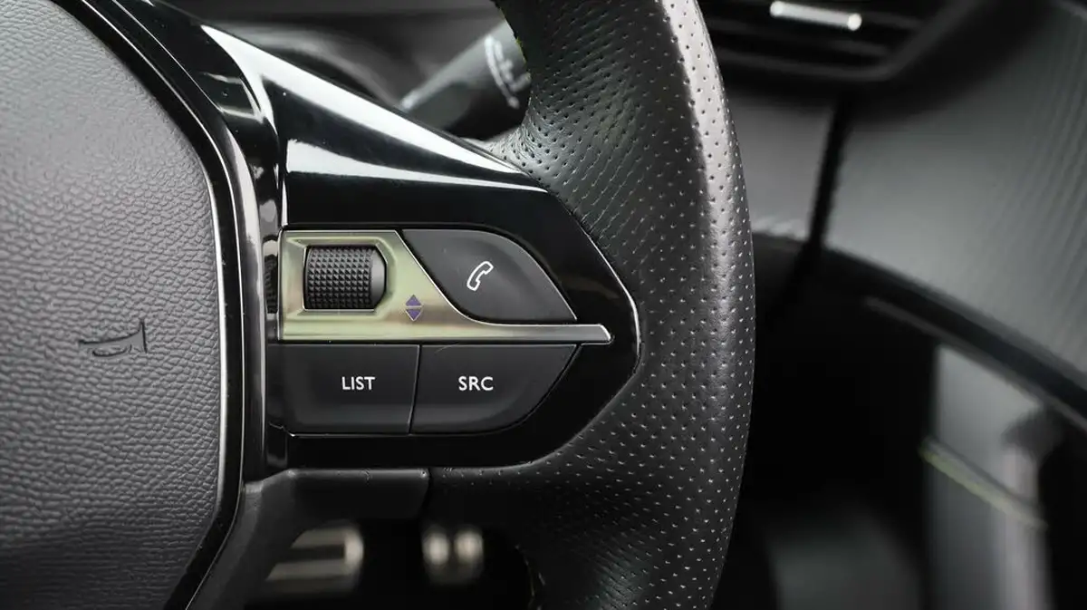 2021-peugeot-2008-suv-e-gt-premium-big-22