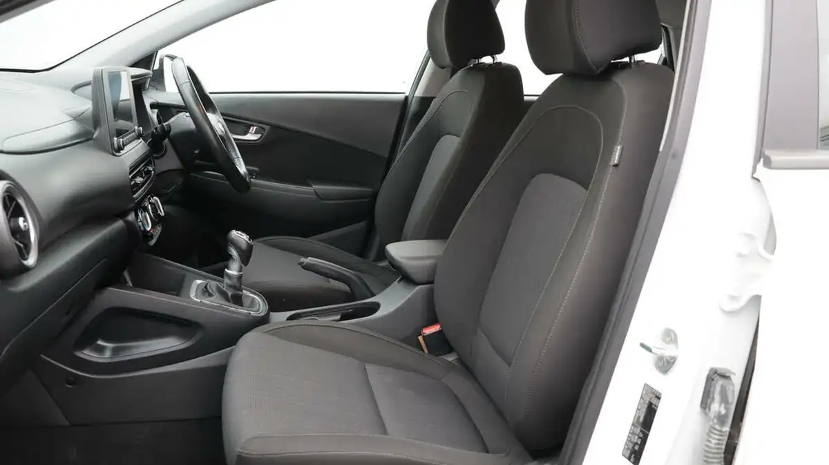 2022-hyundai-kona-10-t-gdi-se-connect-big-14
