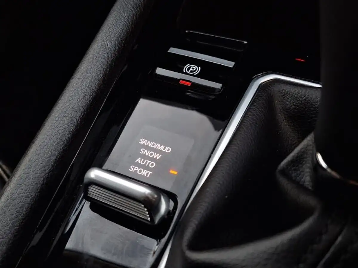 2024-jeep-compass-13-gse-s-big-16