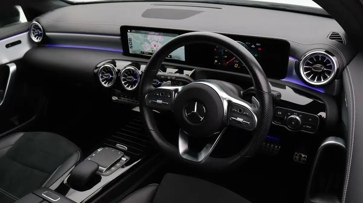 2022-mercedes-benz-a-class-13-a200-amg-line-executive-edition-hatchback-5d-7g-dct-big-9