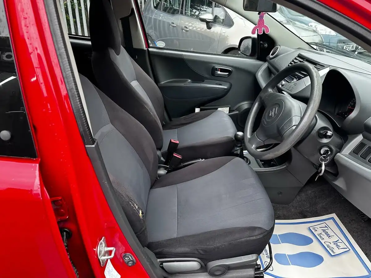 2013-suzuki-alto-10-sz3-big-11