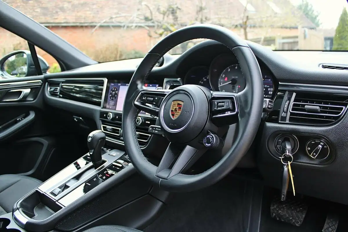 2022-porsche-macan-29-v6-s-big-18
