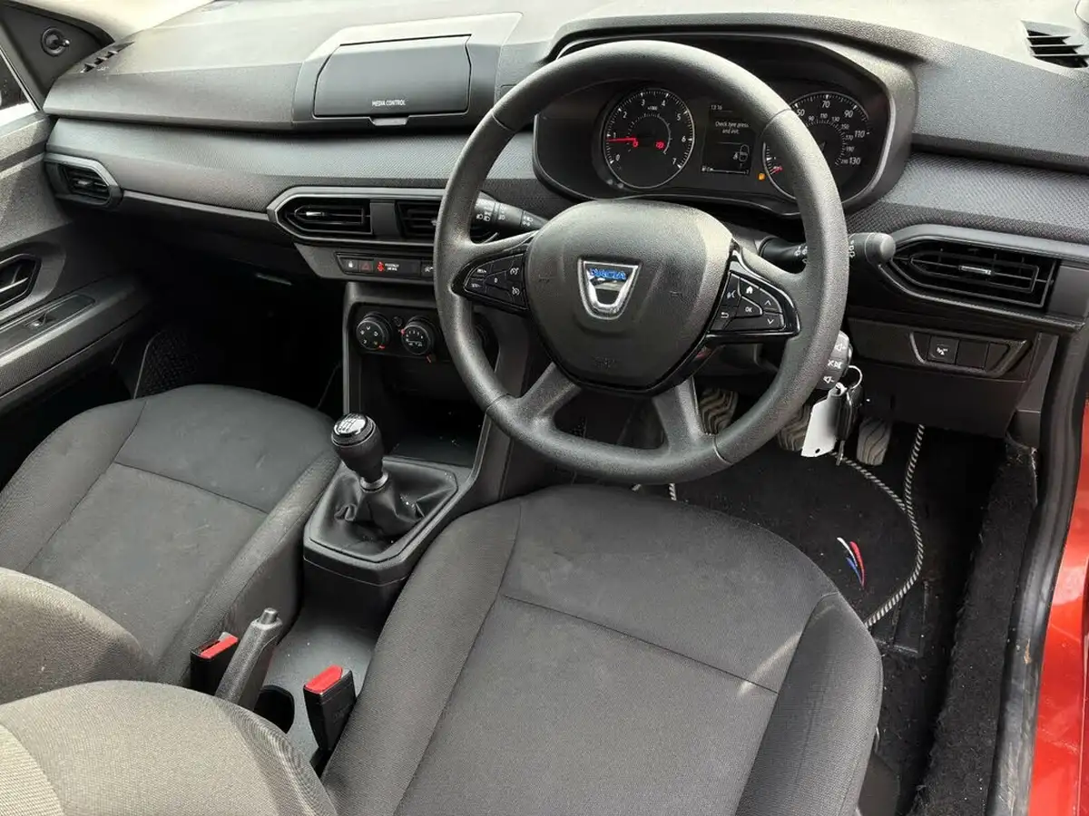 2022-dacia-jogger-10-tce-essential-big-14