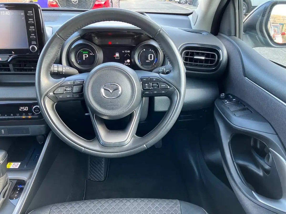 2023-mazda-mazda2-15-select-big-14
