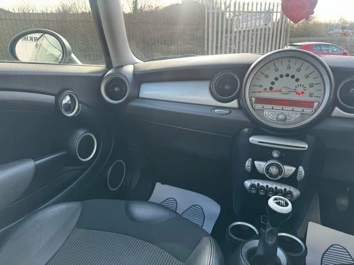 2008-mini-cooper-16-cooper-120bhp-hatchback-3d-big-11