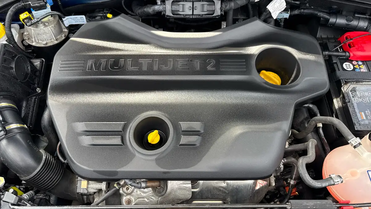 2022-hyundai-i20-10-t-gdi-premium-dct-big-15