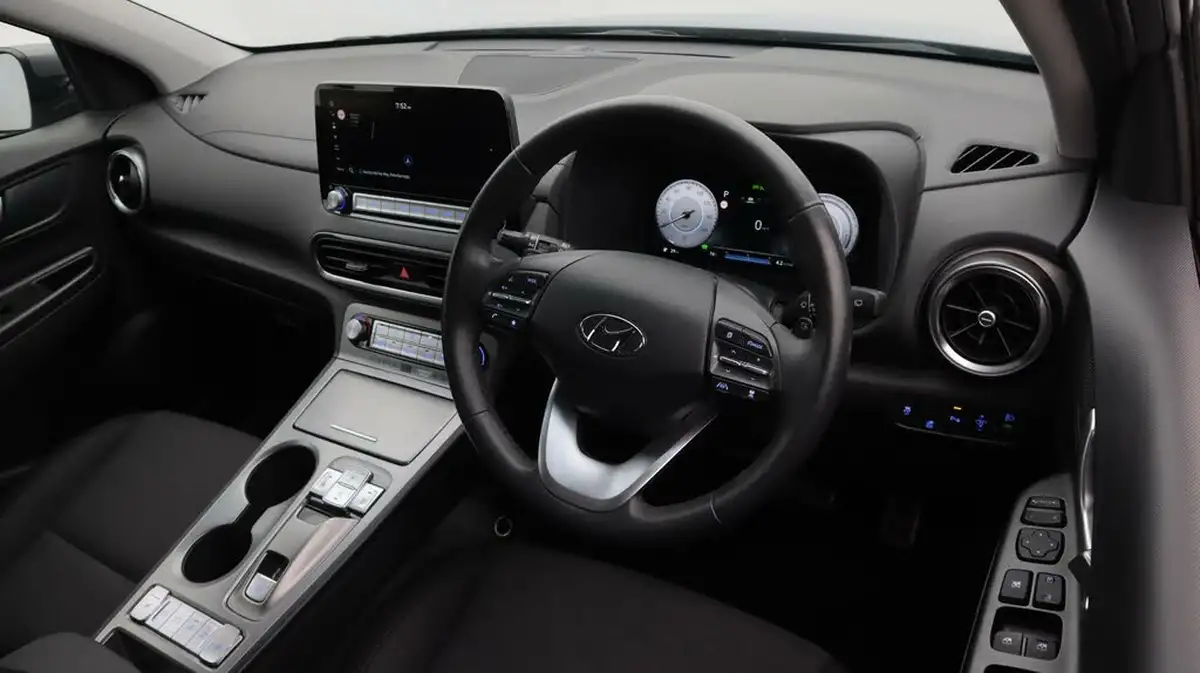 2023-hyundai-kona-e-premium-136ps-39kwh-big-9