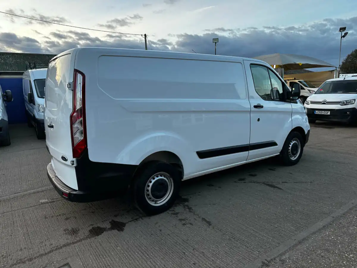 2021-ford-transit-custom-20tdci-300-l1h1-leader-130pseu6dt-panel-van-big-8