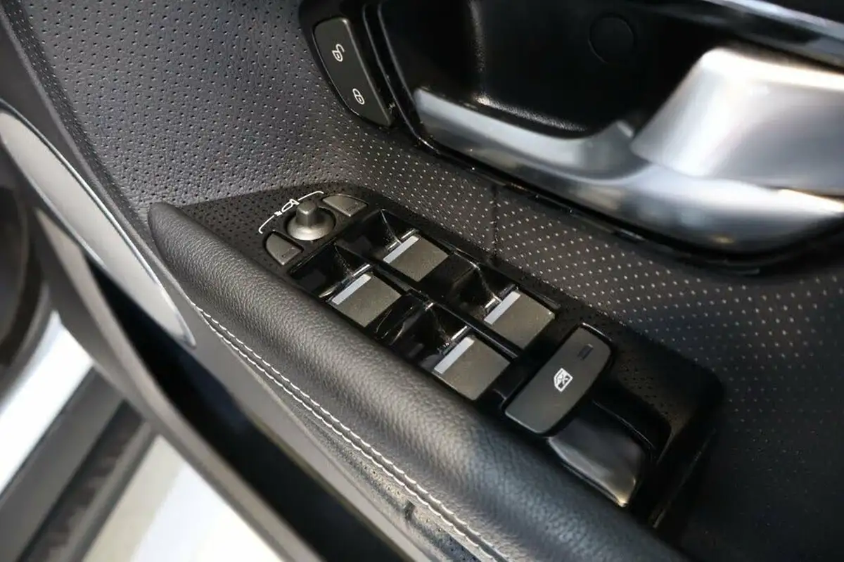 2014-land-rover-range-rover-evoque-22sd4-dynamic-hatchback-5d-auto-big-15