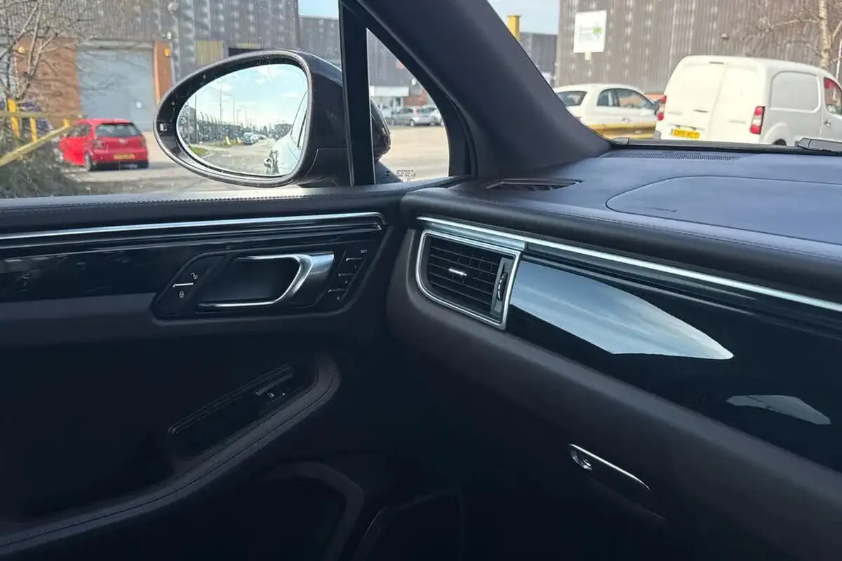 2015-porsche-macan-30td-s-big-35