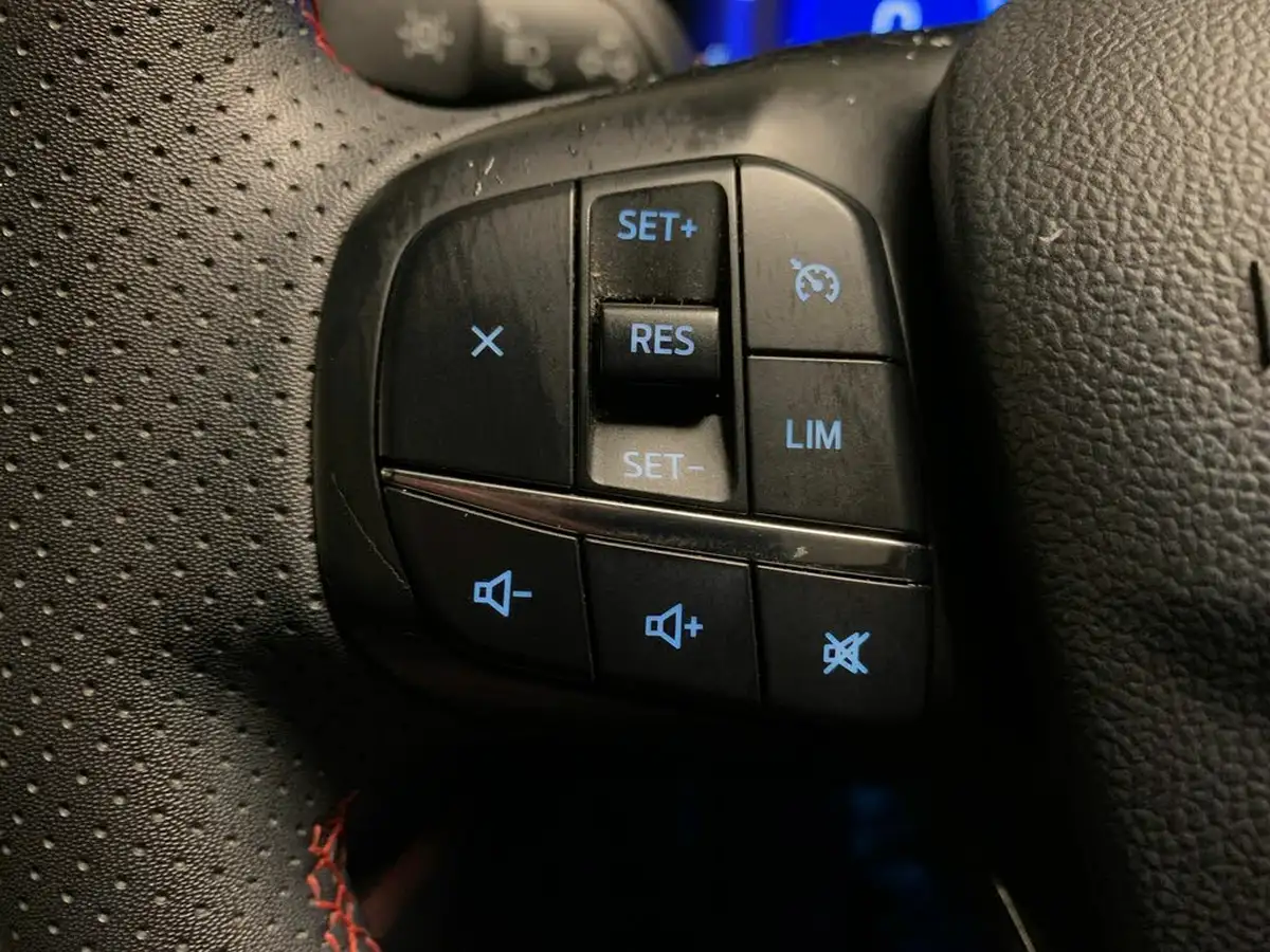 2020-ford-kuga-25t-st-line-big-15