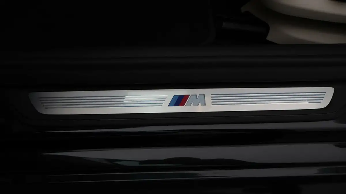 2018-bmw-5-series-30td-530d-m-sport-saloon-4d-big-21
