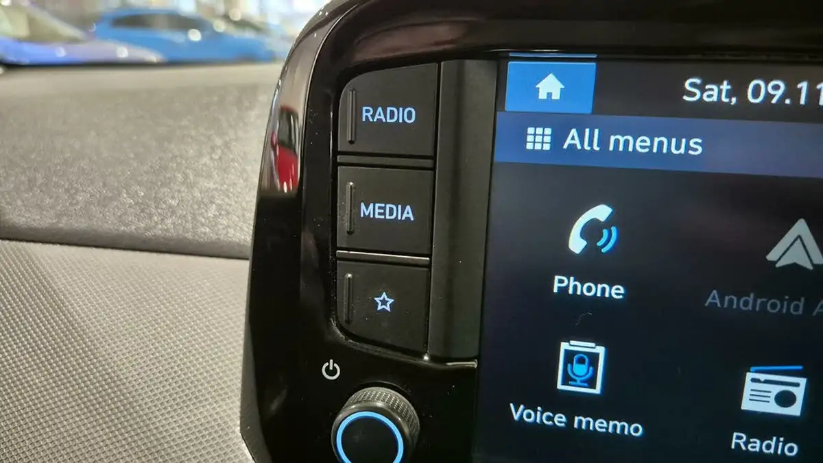 2021-hyundai-i10-12-se-connect-big-62