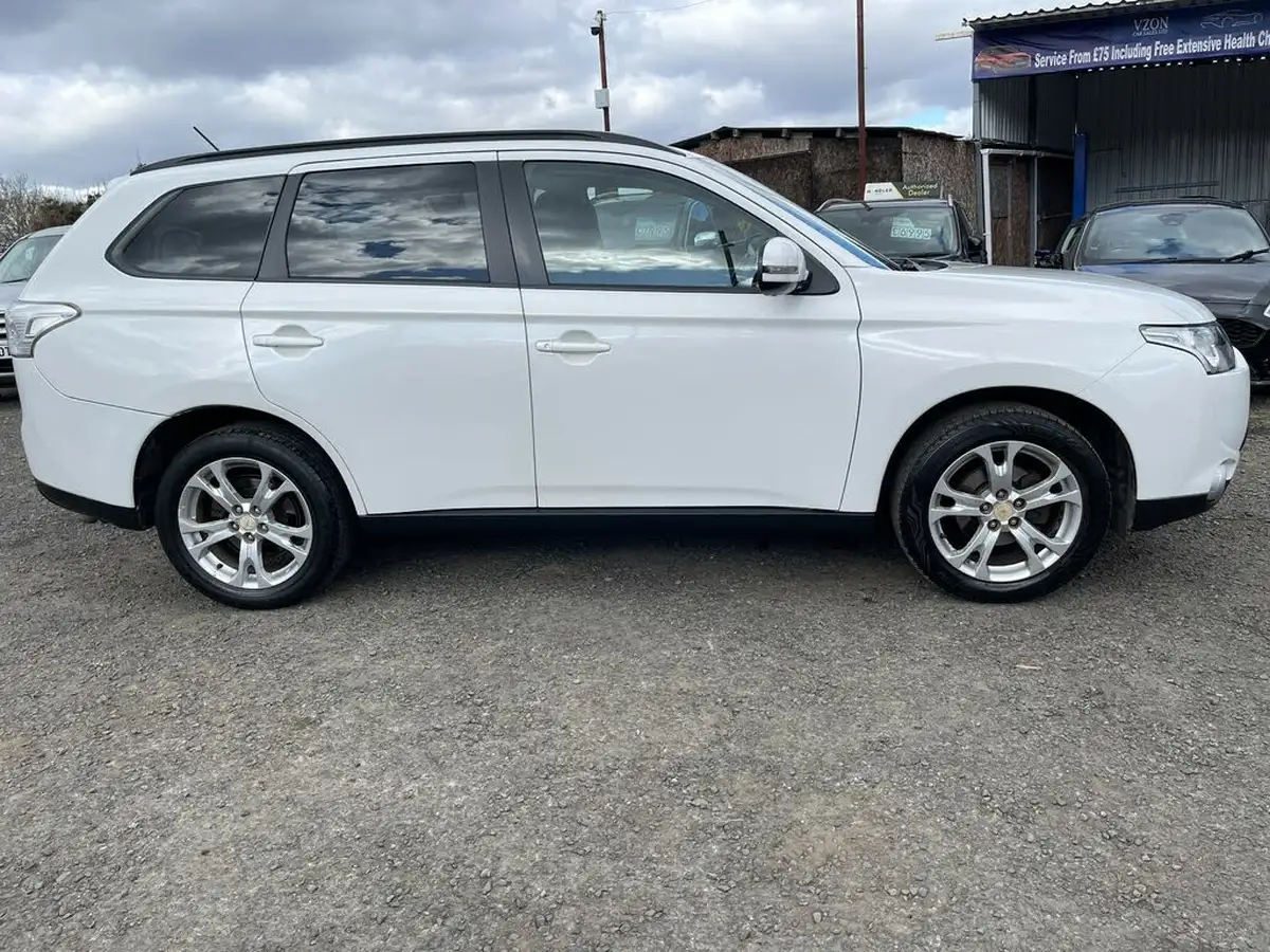 2013-mitsubishi-outlander-22di-d-gx3-7st-big-10