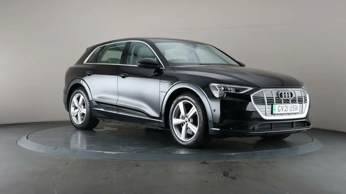 2021-audi-e-tron-50e-technik-station-wagon-big-54
