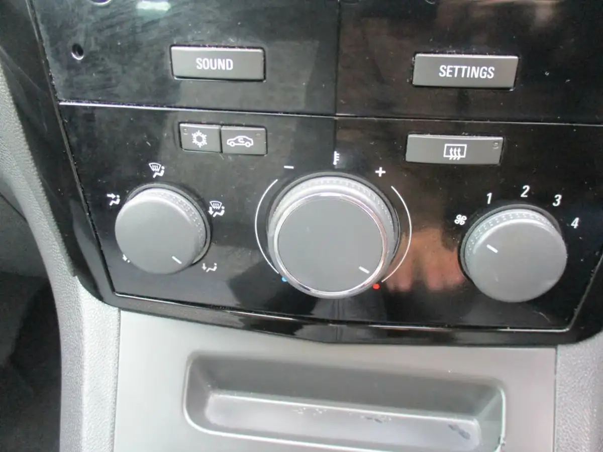 2011-vauxhall-zafira-16-exclusiv-big-34