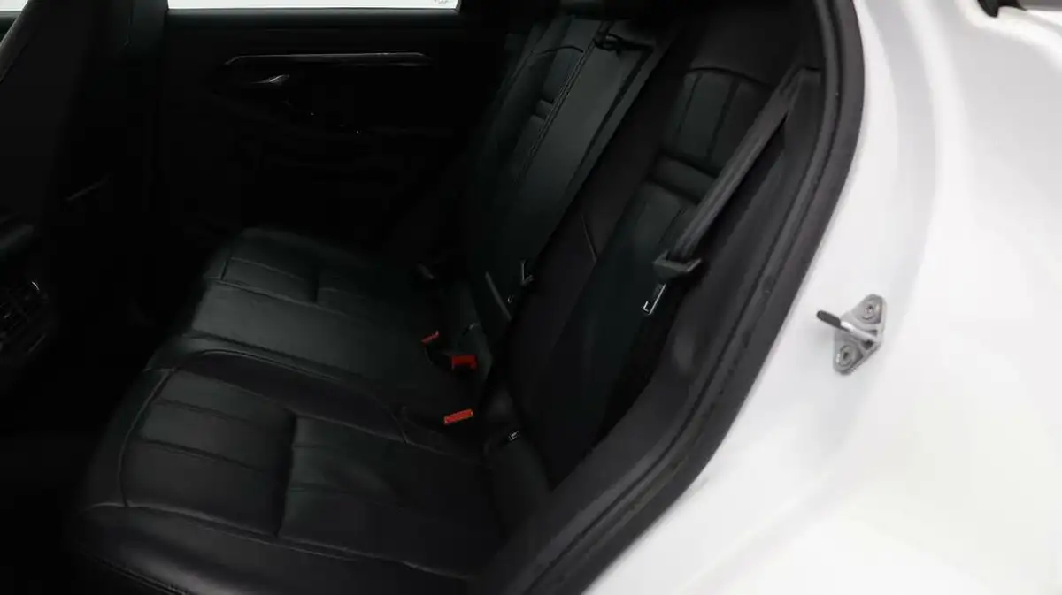 2022-land-rover-range-rover-evoque-15-p300e-r-dynamic-s-big-16
