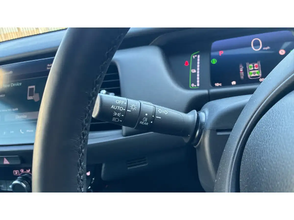 2023-honda-jazz-15-i-mmd-advance-big-14