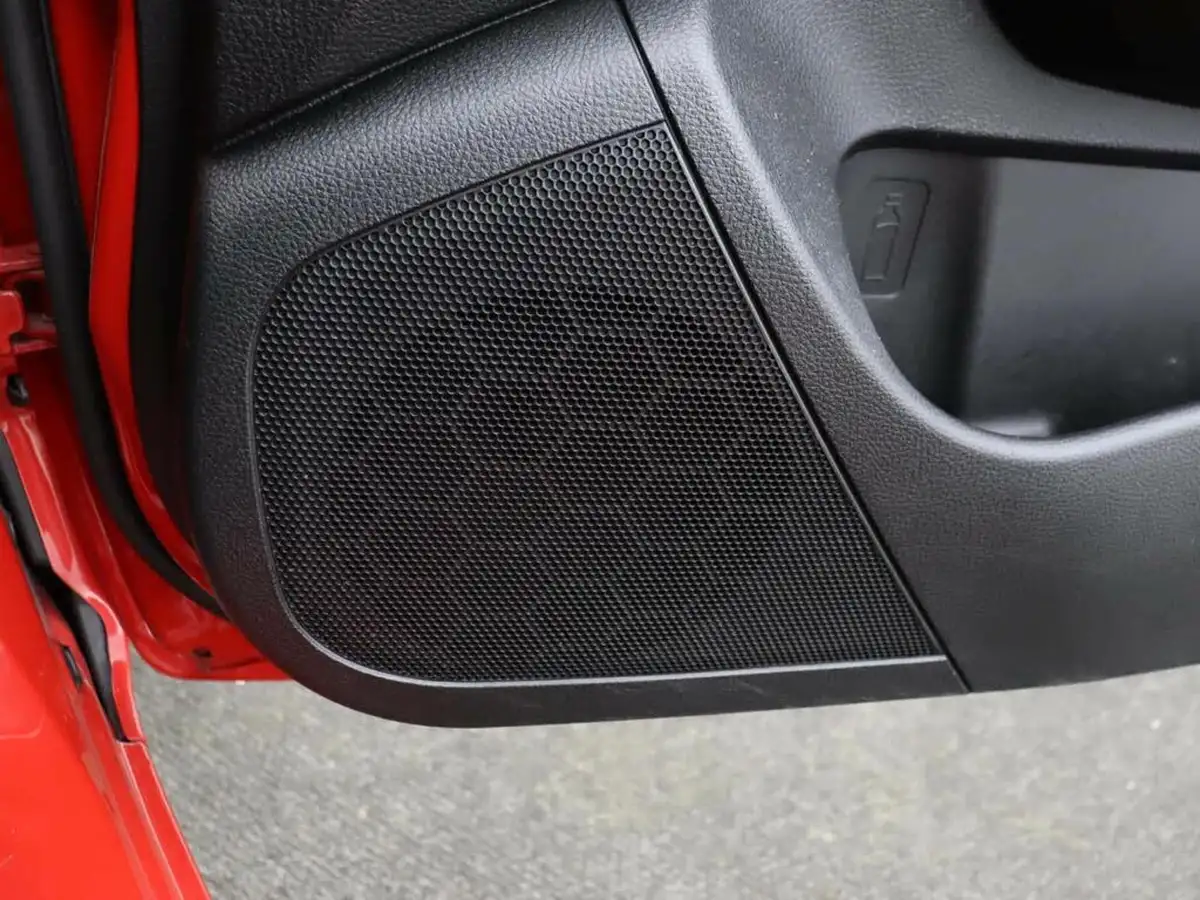 2017-suzuki-swift-12-sz2-3d-big-30