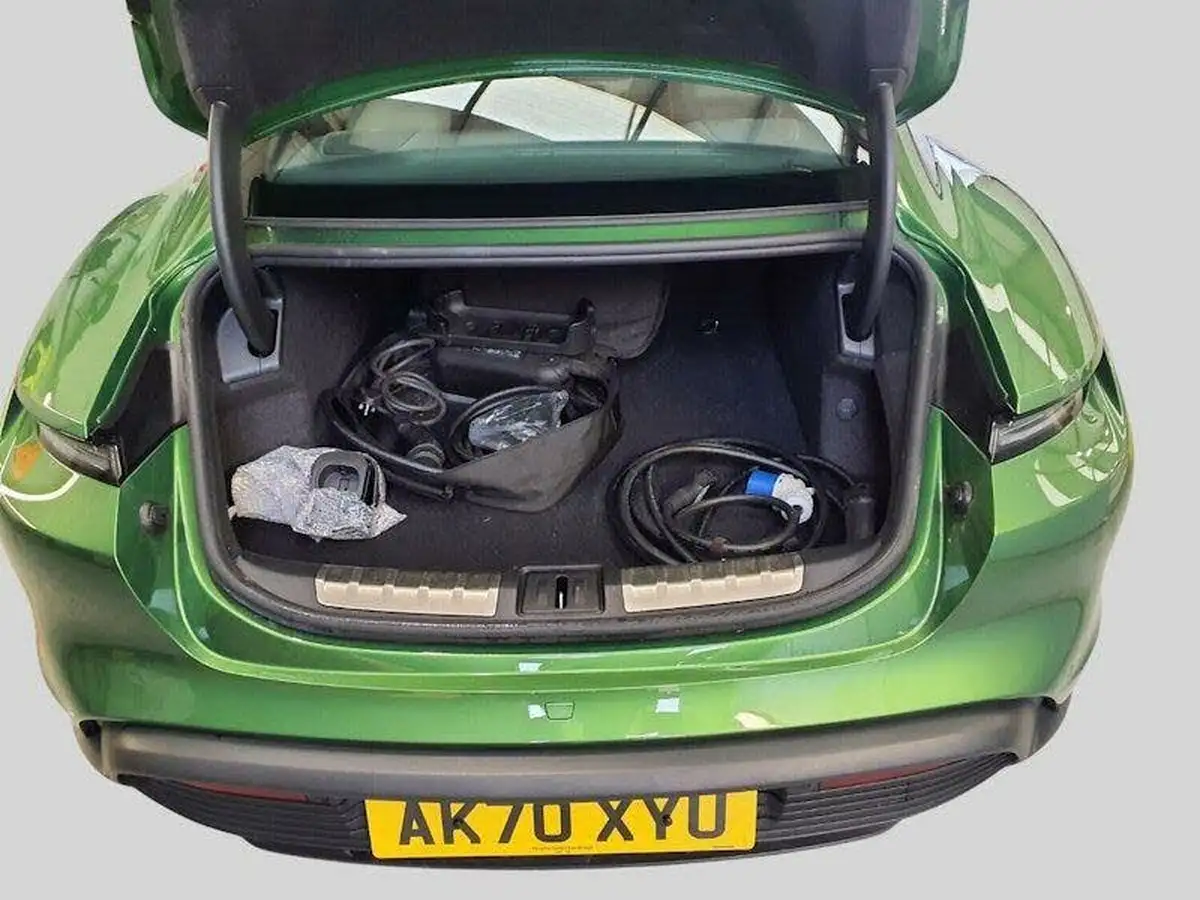 2020-porsche-taycan-e-4s-571ps-performance-battery-plus-big-47