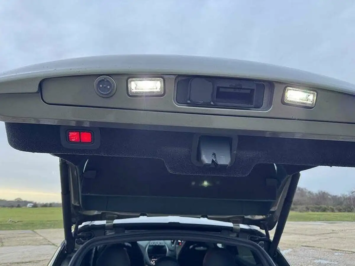 2024-aston-martin-dbx-40-v8-big-37