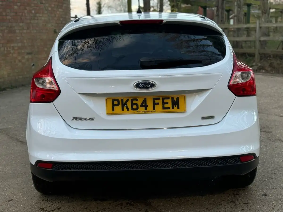 2014-ford-focus-10-zetec-scti-100ps-hatchback-big-28