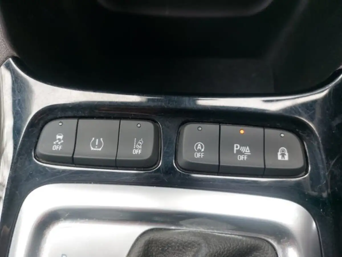 2022-vauxhall-crossland-12-ultimate-130ps-auto-big-18