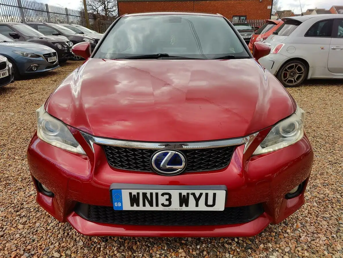 2013-lexus-ct-200h-18-f-sport-big-1