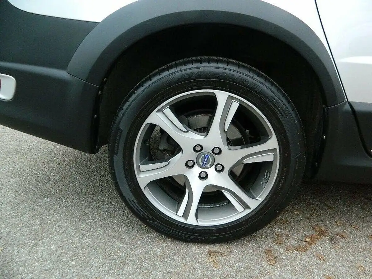 2013-volvo-xc70-24td-d4-se-lux-163bhp-ss-geartronic-big-29
