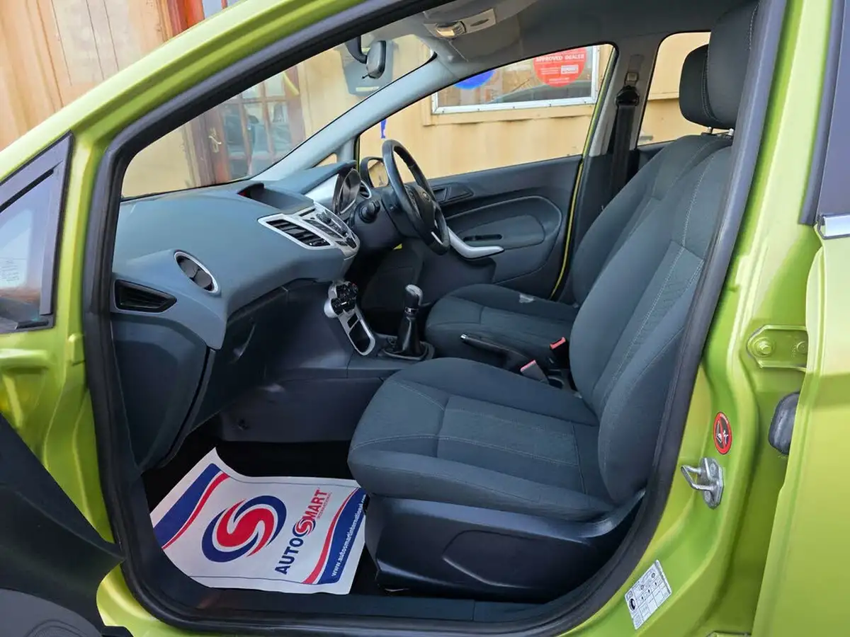 2009-ford-fiesta-125-zetec-5d-big-9