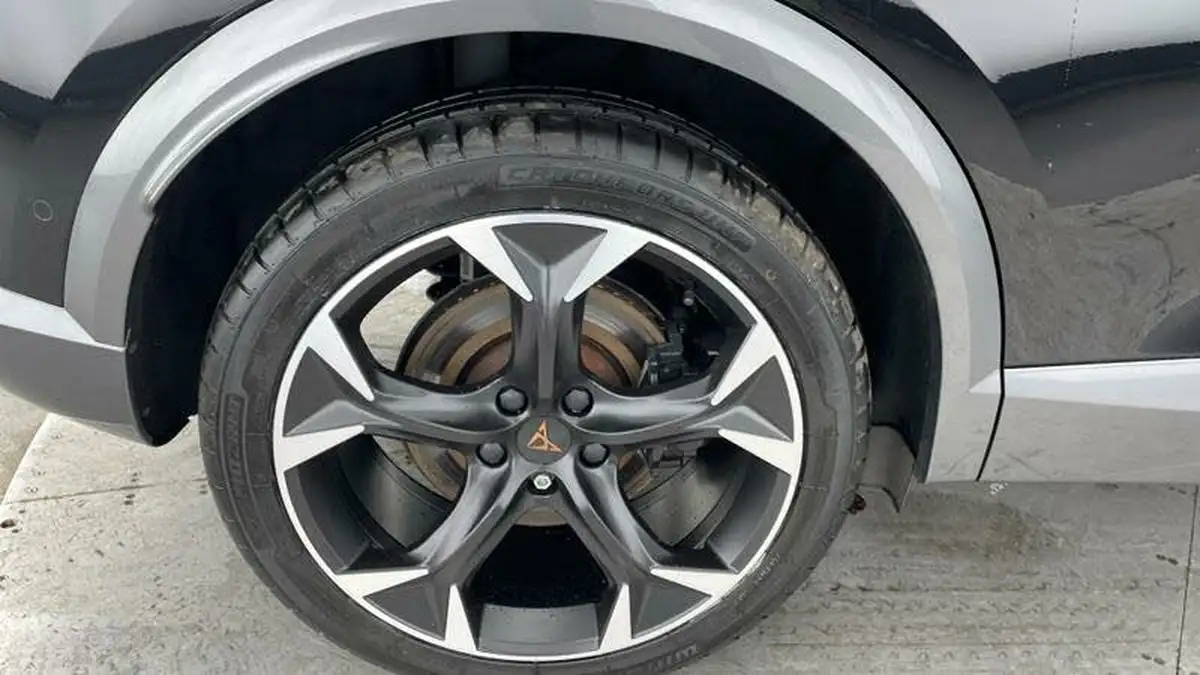 2021-cupra-formentor-20-tsi-vz2-big-28