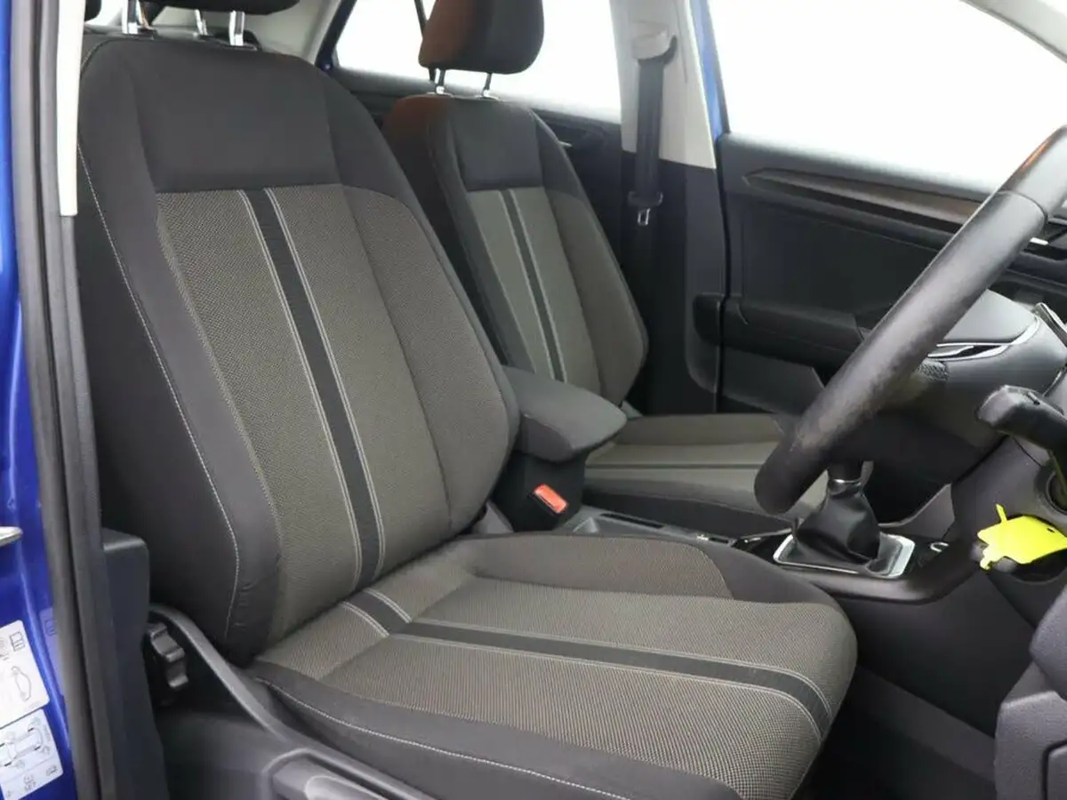 2019-volkswagen-t-roc-16tdi-se-big-14