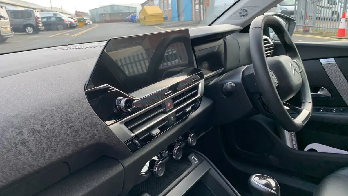 2022-citroen-c4-12-puretech-sense-big-11
