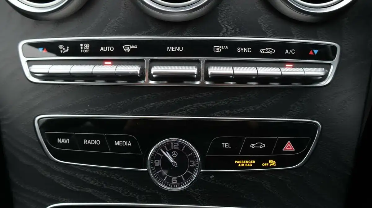 2019-mercedes-benz-c-class-20d-c300d-amg-line-245ps-premiumss-saloon-4d-big-12