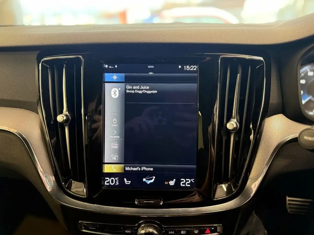 2020-volvo-v60-20-t6-r-design-big-27