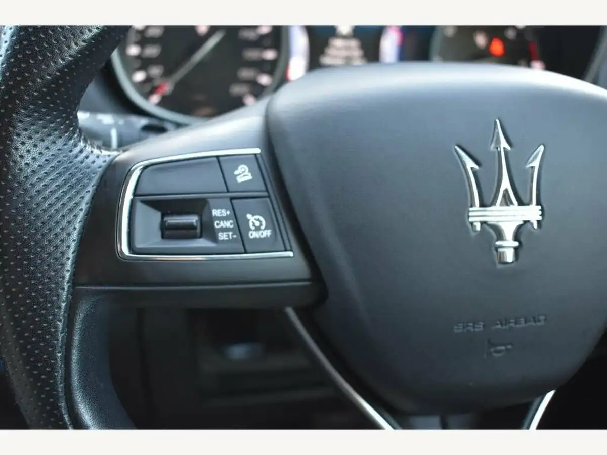 2017-maserati-levante-30td-awd-big-22