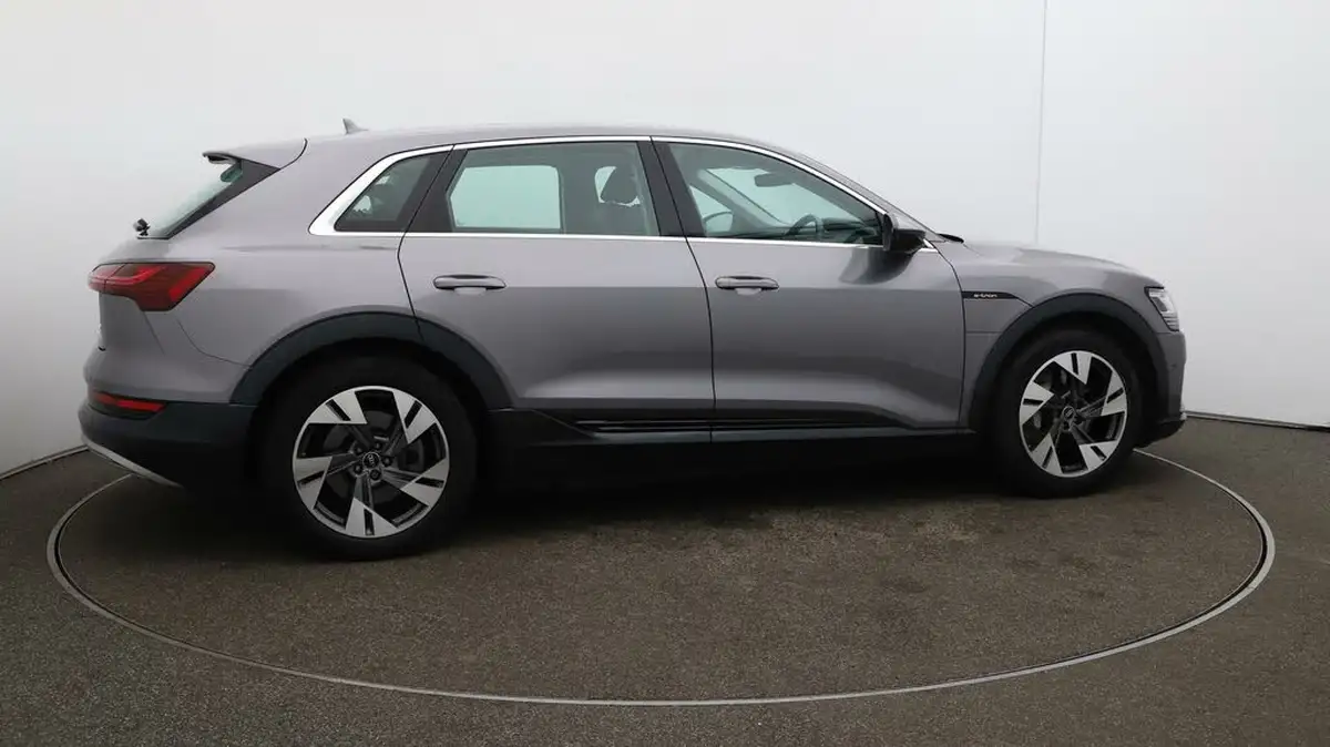 2020-audi-e-tron-50e-sport-big-45