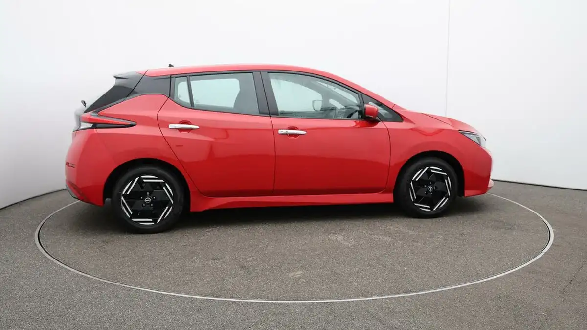 2022-nissan-leaf-e-acenta-39kwh-big-8