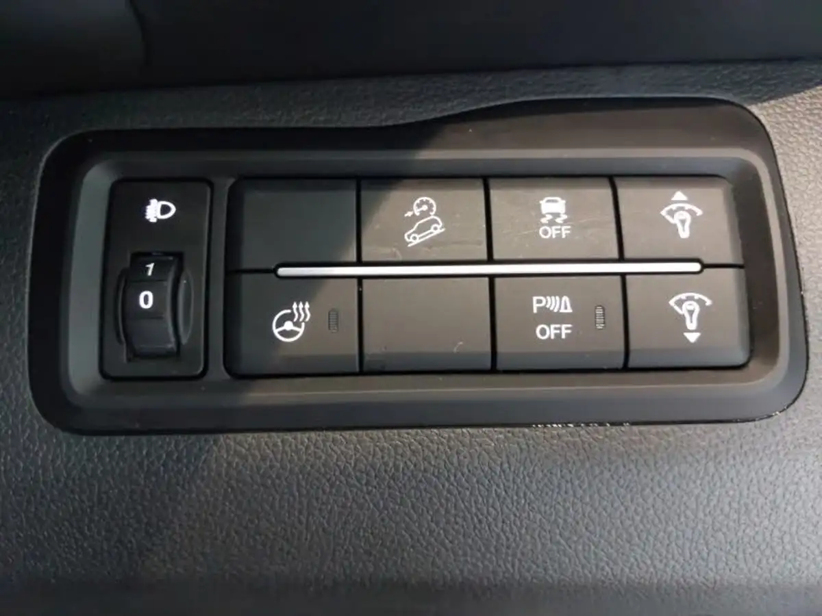 2024-kgm-ssangyong-tivoli-15-k40-auto-big-14