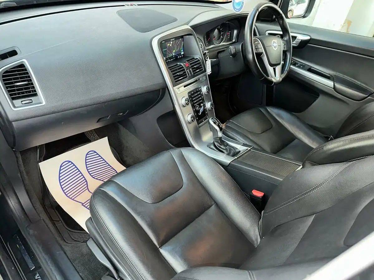 2016-volvo-xc60-20td-d4-se-nav-geartronic-big-11