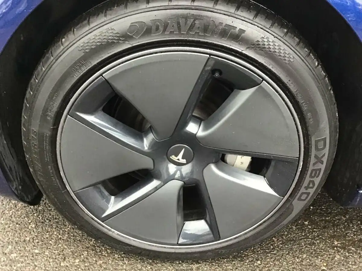 2021-tesla-model-3-e-long-range-awd-big-34