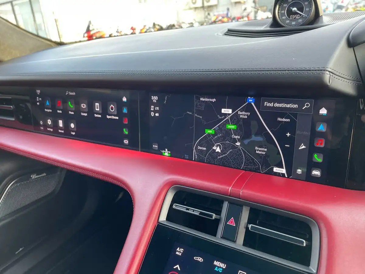 2020-porsche-taycan-e-turbo-s-big-43