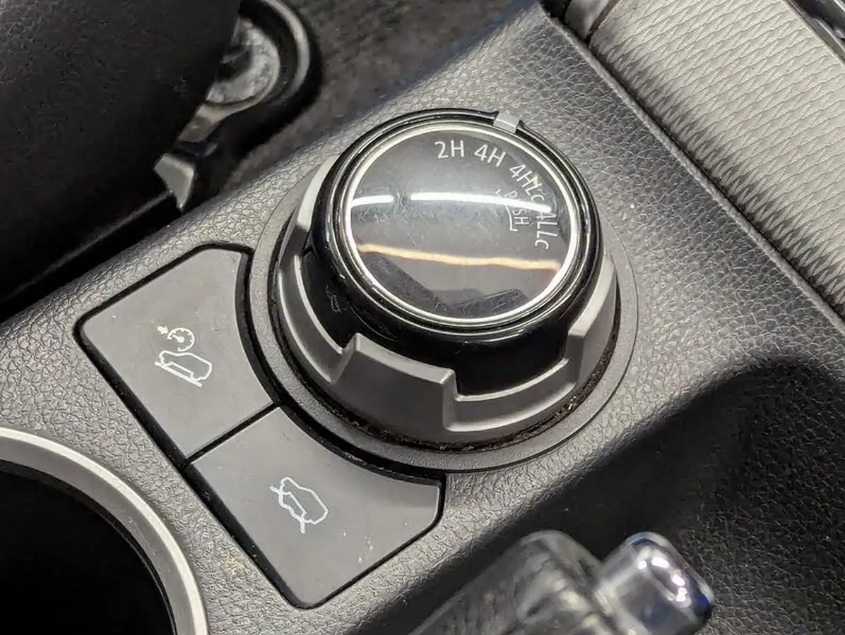 2020-mitsubishi-l200-22di-d-barbarian-x-big-35