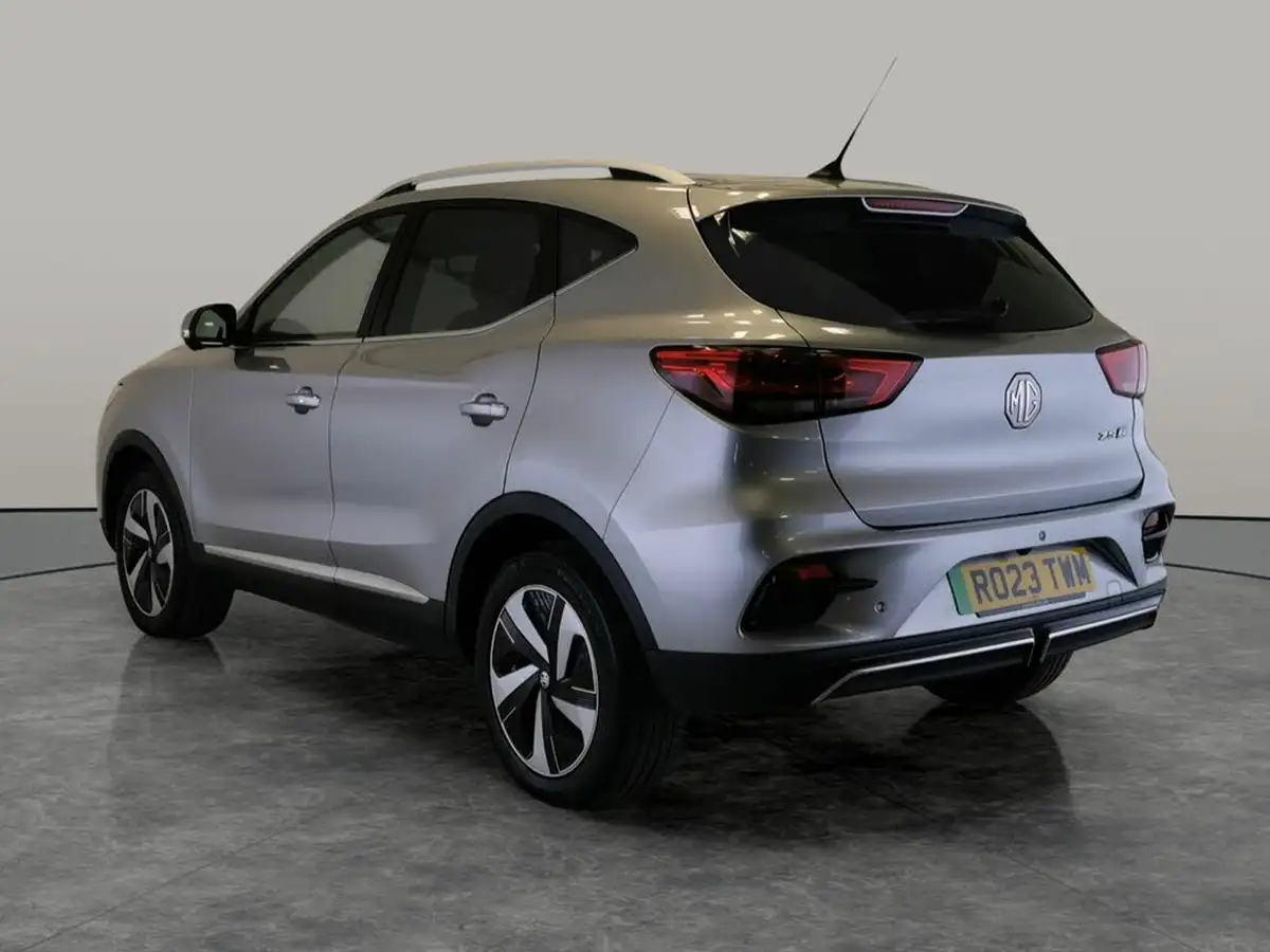 2023-mg-zs-suv-e-trophy-connect-ev-156ps-long-range-big-10