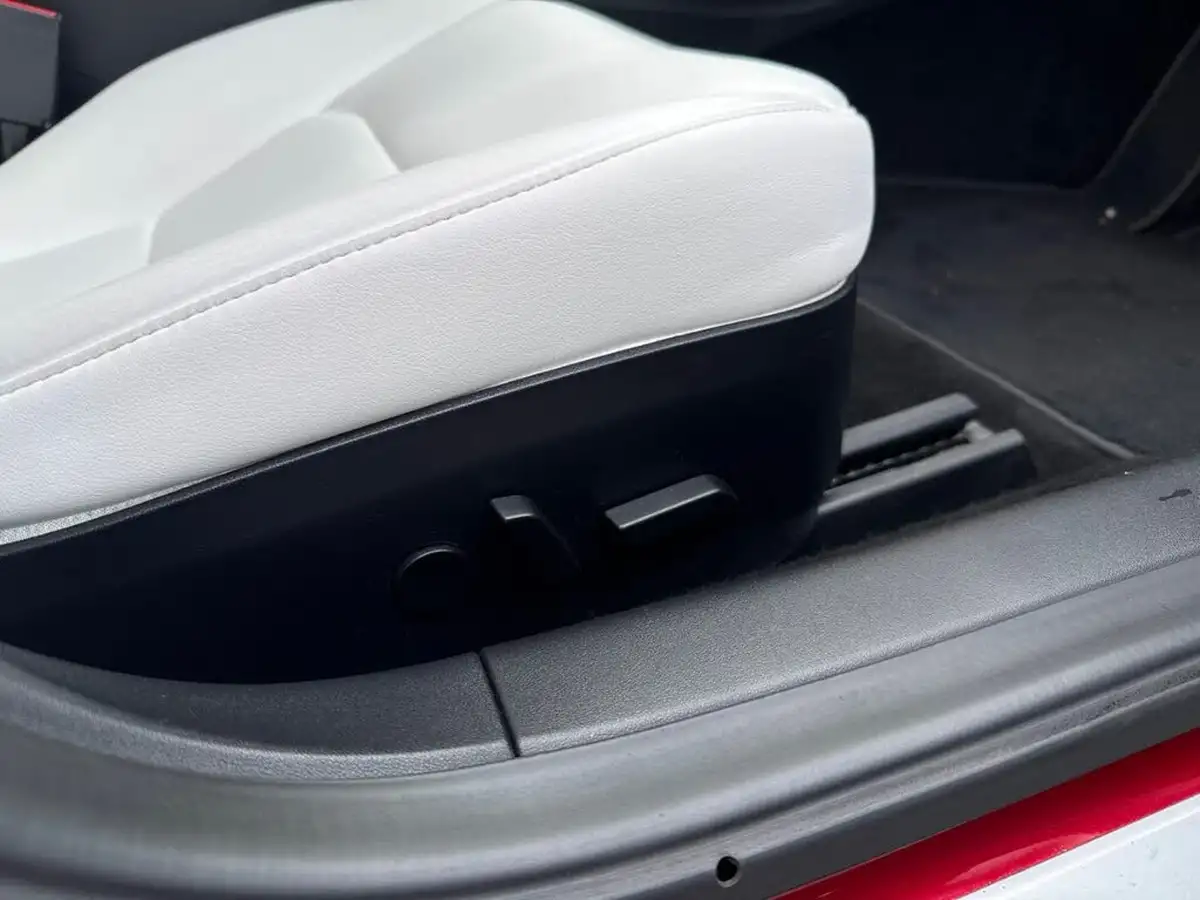 2020-tesla-model-3-e-long-range-big-23