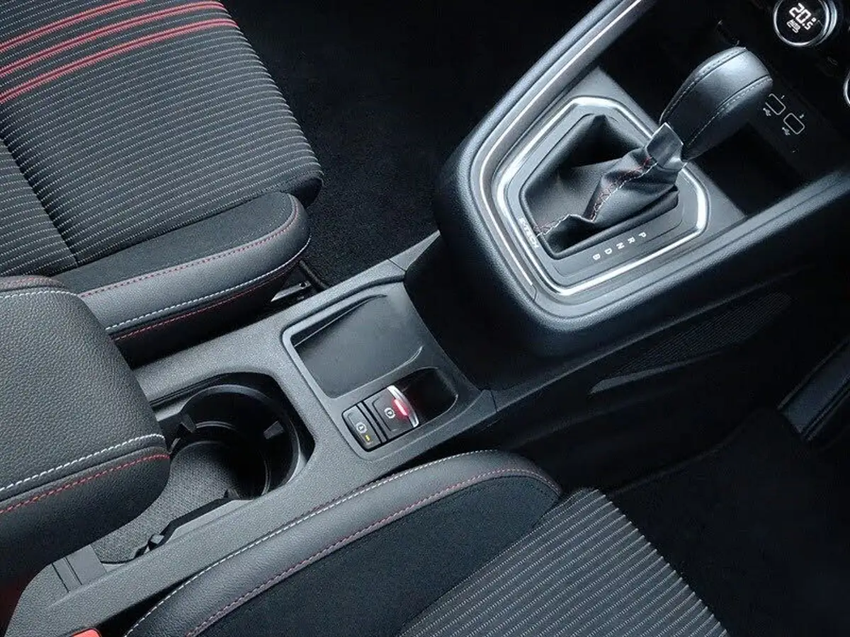 2022-renault-clio-16-rs-line-140ps-rs-line-e-tech-hybrid-big-23
