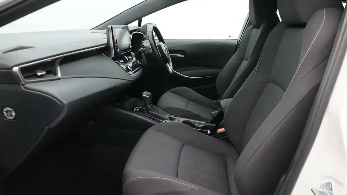 2021-toyota-corolla-18-vvt-i-icon-tech-spare-wheel-touring-sports-5d-big-14