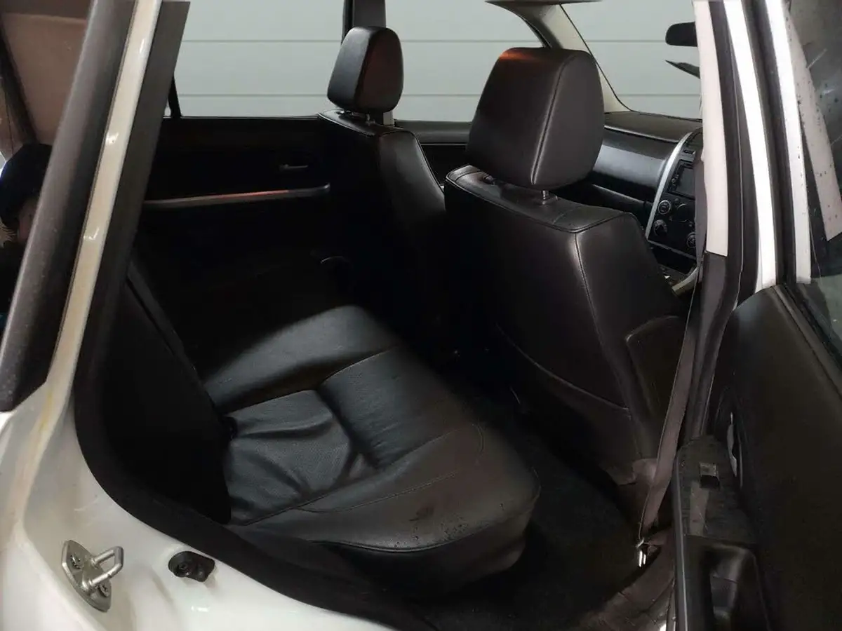2013-suzuki-grand-vitara-19ddis-sz5-big-14