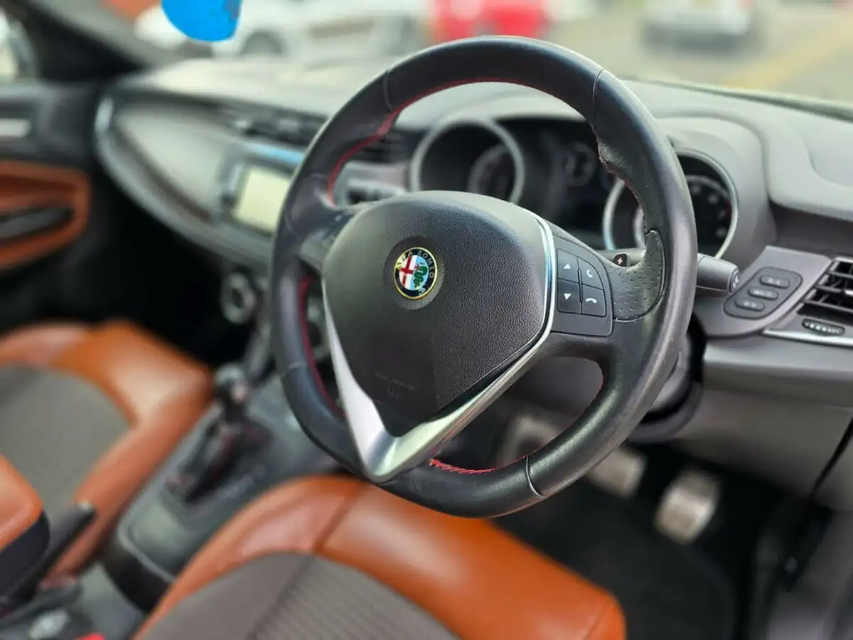2015-alfa-romeo-giulietta-14-tb-exclusive-alfa-tct-big-42
